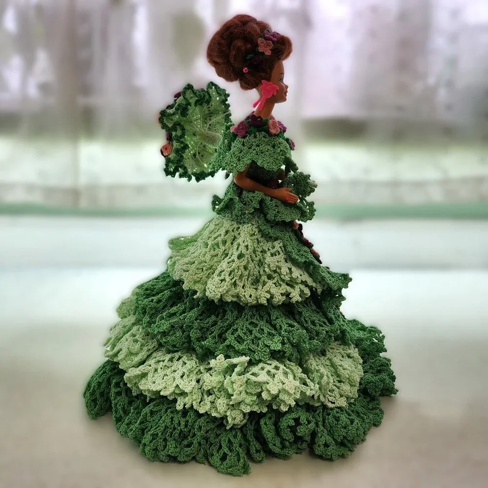 Crochet Felicity Garden Party Dress & Umbrella on Vintage Barbie - Picture 4 of 13